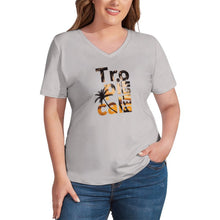Lade das Bild in den Galerie-Viewer, Personalisierbares Oversized V-Ausschnitt T-Shirt für Damen - Lockerer Schnitt
