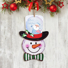 Lade das Bild in den Galerie-Viewer, Personalisiertes Türschild für Weihnachten aus Holz | Schneemann Willkommensschild
