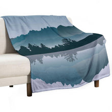 Lade das Bild in den Galerie-Viewer, Leichte Fotodecke personalisieren | Ganzjährige Kuscheldecke
