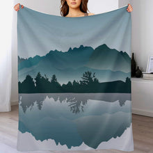 Lade das Bild in den Galerie-Viewer, Leichte Fotodecke personalisieren | Ganzjährige Kuscheldecke
