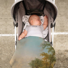 Lade das Bild in den Galerie-Viewer, Personalisierte Babydecke rund | Krabbeldecke mit Namen &amp; Foto
