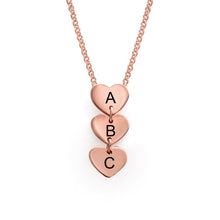 Lade das Bild in den Galerie-Viewer, Herzförmige Familienkette mit Drei Herzen Anhänger X0056 in Sterling Silber mit 18K Gold Roségold Vergoldung Länge verstellbar selbst gestalten

