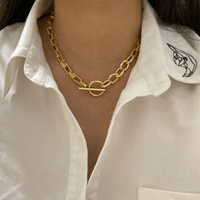 Lade das Bild in den Galerie-Viewer, Peri&#39;sBox Box Chain Flip Lock Gold Halskette
