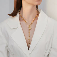 Lade das Bild in den Galerie-Viewer, Peri&#39;sBox Box Chain Flip Lock Gold Halskette
