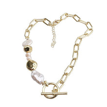 Lade das Bild in den Galerie-Viewer, Peri&#39;sBox Box Chain Flip Lock Gold Halskette
