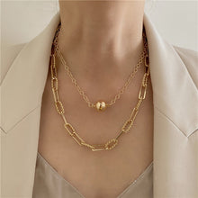 Lade das Bild in den Galerie-Viewer, Peri&#39;sBox Box Chain Flip Lock Gold Halskette
