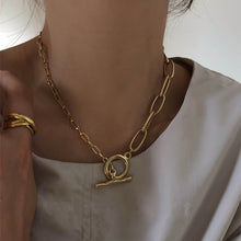 Lade das Bild in den Galerie-Viewer, Peri&#39;sBox Box Chain Flip Lock Gold Halskette
