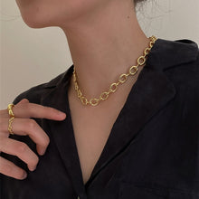 Lade das Bild in den Galerie-Viewer, Peri&#39;sBox Box Chain Flip Lock Gold Halskette
