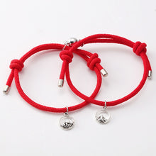 Lade das Bild in den Galerie-Viewer, Roter und schwarzer Seilnetzmagnet, der Paararmband anzieht
