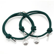 Lade das Bild in den Galerie-Viewer, Roter und schwarzer Seilnetzmagnet, der Paararmband anzieht

