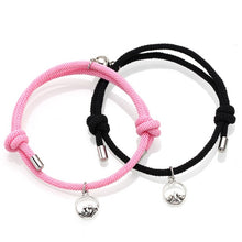 Lade das Bild in den Galerie-Viewer, Roter und schwarzer Seilnetzmagnet, der Paararmband anzieht

