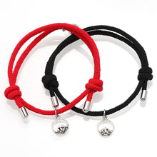 Lade das Bild in den Galerie-Viewer, Roter und schwarzer Seilnetzmagnet, der Paararmband anzieht
