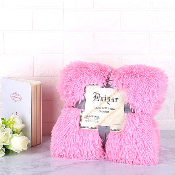 Kunstfell mit flauschiger warmer Decke