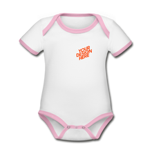 Lade das Bild in den Galerie-Viewer, Organic Baby Contrasting Bodysuit selbst gestalten und bedrucken - Weiß/Rose
