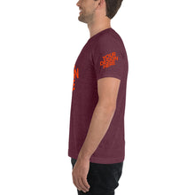 Lade das Bild in den Galerie-Viewer, Kurzärmeliges T-Shirt Tri-Blend Herren/Männer selbst gestalten und bedrucken
